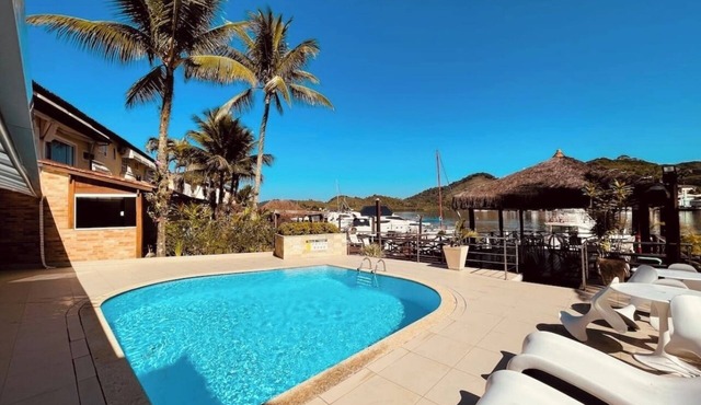 Angra beach house with exclusive pier by the sea + barbecue 5 minutes from the beach
