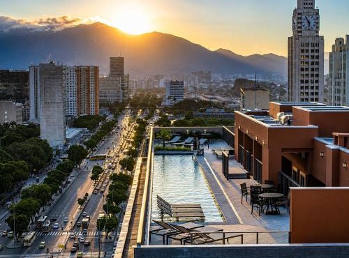 Apê no Centro RJ com Piscina no Rooftp e em frente ao Metrô