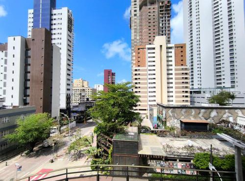 Ap 1 Quarto prox a feirinha, mercados e beira mar