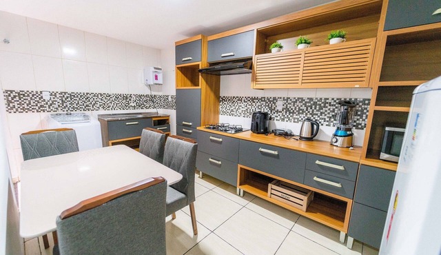 Ap Com Suite ,wi-fi 500mb , Estacionamento, Elevador, Cozinha Completa , Jr Catito