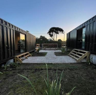 Apart Containers, Acantilados