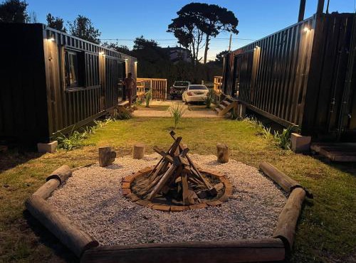 Apart Containers, Acantilados, unidad