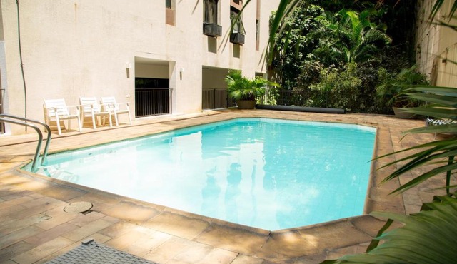 Apart-Hotel com piscina a 500m da Praia de Copa!