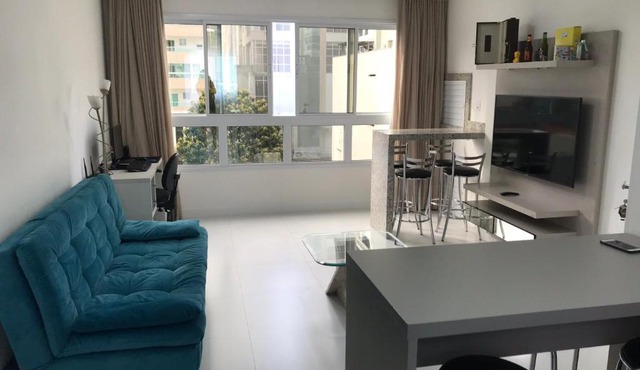 Apartamento 2 dormitórios a 300 metros do mar na Meia Praia - Itapema-sc