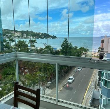 APARTAMENTO AMPLO - 3 SUÍTES - VISTA DESLUMBRANTE para O MAR NO CENTRO DE ITAPEMA, SC