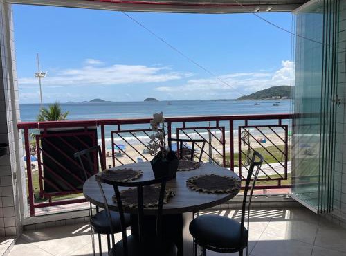 Apartamento frente mar na Enseada