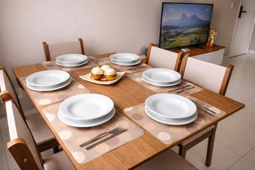 Apartamento Espaçoso 3 Quartos - Até 6 Pessoas - Check-in Automático 24h - Garagem Coberta