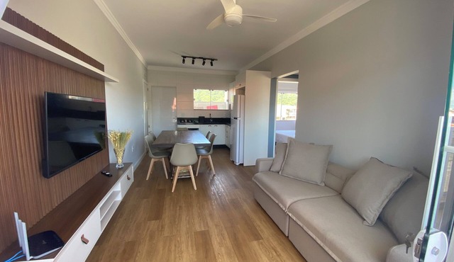 Apartamento de Alto Padrão Localizado na Praia de Zimbros, Residencial Belaju