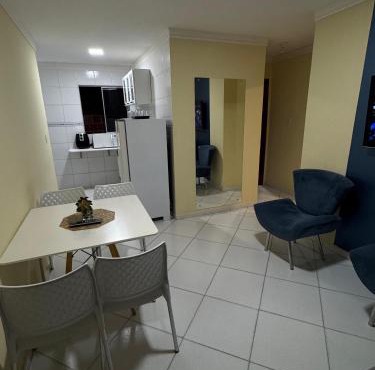 Apartamento Central - Próximo ao Shopping - 2 Quartos com Ar-Condicionado