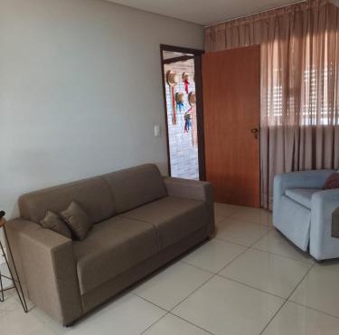 Apartamento com entrada compartilhada
