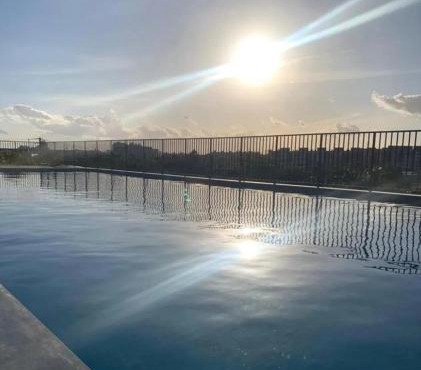 Apartamento com piscina, terraço, churrasqueira e estacionamento