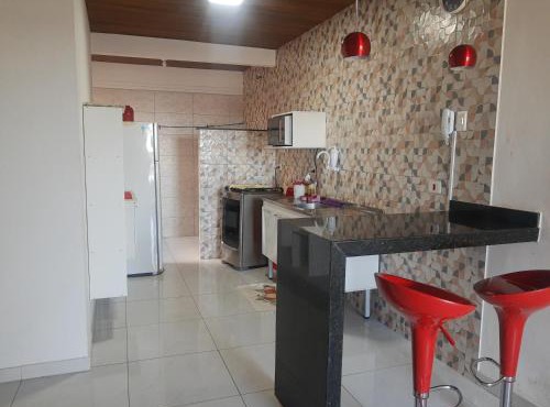 Apartamento com suíte, localizado na Avenida Silvio Silva, n 33, bairro Hernani Sa, Ilhéus-Ba, sem garagem