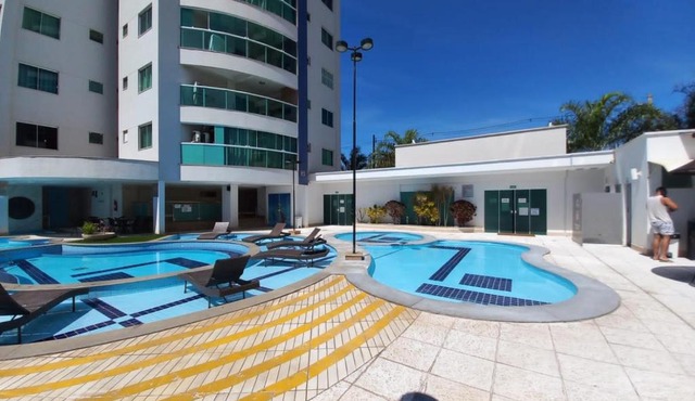 Apartamento com varanda gourmet e churrasqueira Caldas Nova