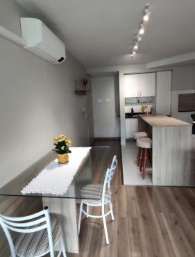 Apartamento completo e com ar-condicionado