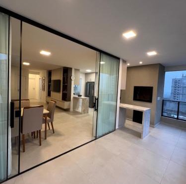 Apartamento de luxo novíssimo em meia praia itapema
