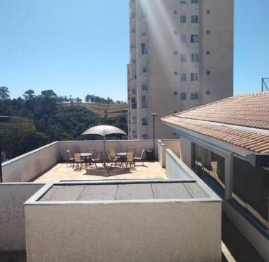 Apartamento em Condomínio fechado.