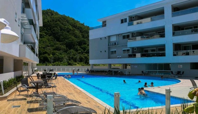 Apartamento luxuoso à 200 m da praia em Florianópolis-SC