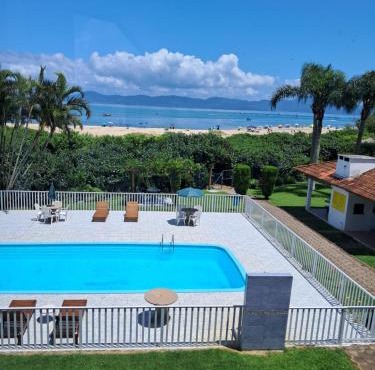 Apartamento pé na areia de 1 dormitório com vista para Praia ou vista lateral Pontas das Canas