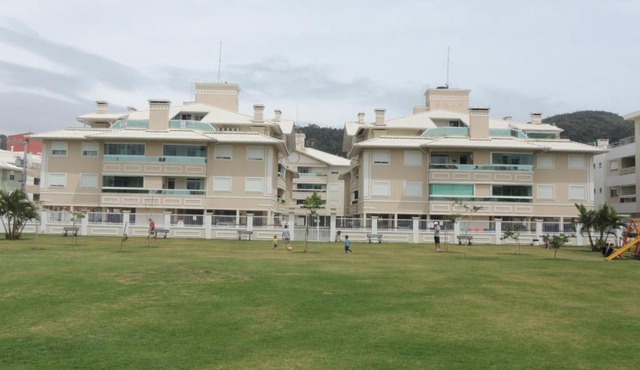 Apartamento Praia Ingleses 3 quartos - Condomínio Villa Rica