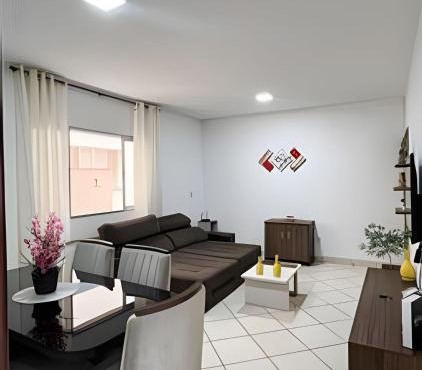 Apartamentos CENTRO, 2 e 3 quartos com ar condicionado!