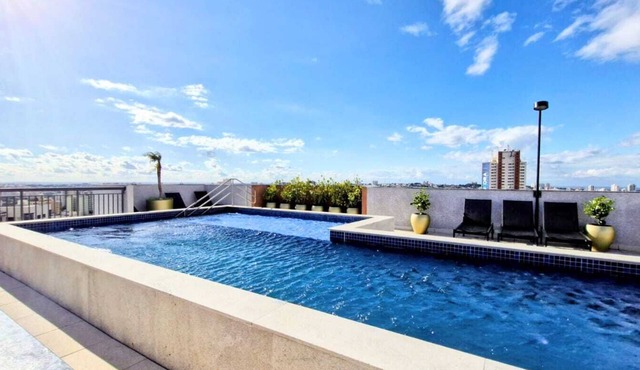 Apartment 1402 with 2 bedrooms, living room, fully equipped kitchen, garage, leisure facilities and 24-hour security.