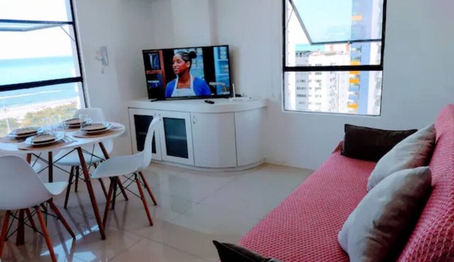 Apartment facing the sea, rooftop pool.