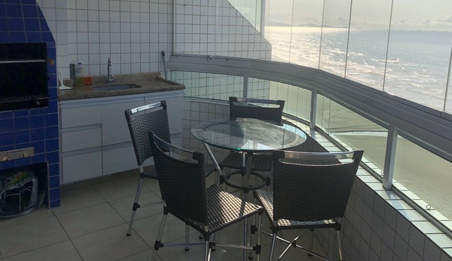 Apartment facing the sea with barbecue on the balcony, 2 parking spaces, 3 bedrooms