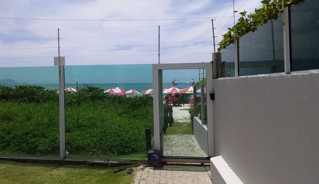 Apartment with direct access to the sea on Ingleses beach.