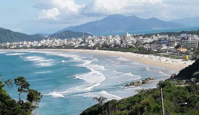 Apt. 302 one block from Dois Mares 3rd floor I.