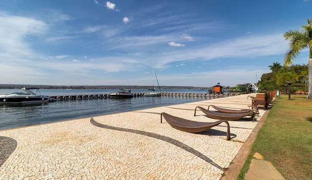 Apt Facing Lake Paranoa - Clr314