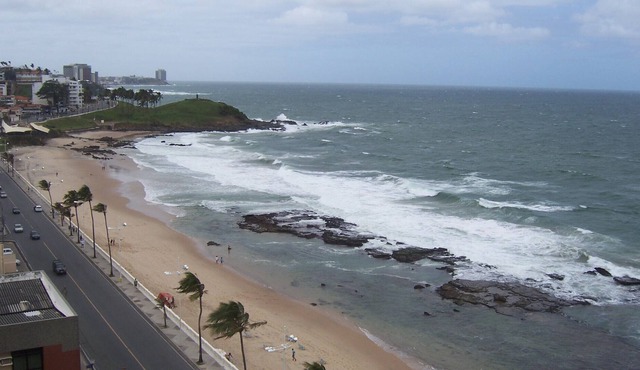 Apt on BEACH Farol da Barra 3 bedrooms reverted to two Total view Sea
