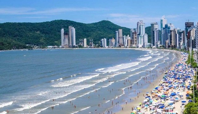 Apto 2 qtos - acesso exclusivo á praia, 30mts