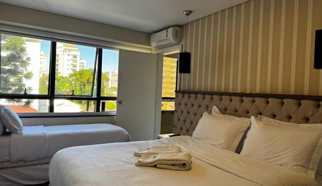 Apto Batel dentro do Hotel com Vaga e Piscina