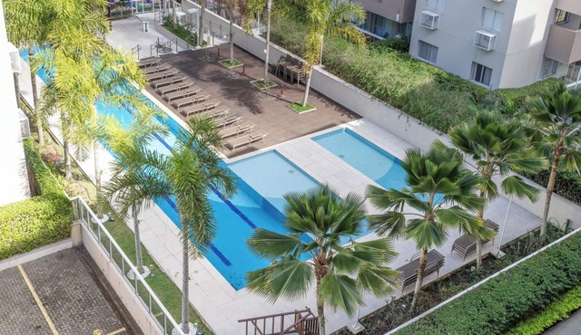 Apto c/Piscina e Quadras no Recreio