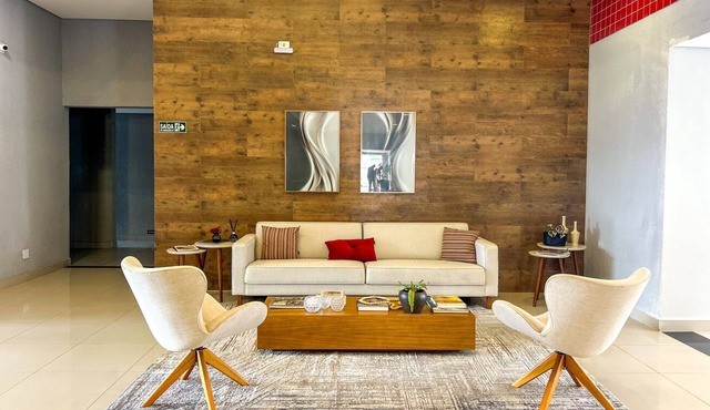 Apto c WiFi, espaço home office e boa localização