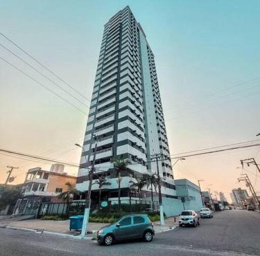 Apto com garagem na Marquês