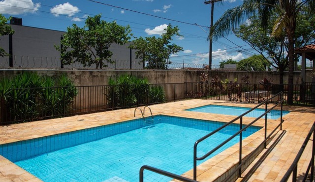 Apto com Piscina, Garagem e Ar Cond no Jardim Zara