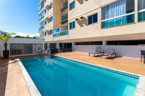 Apto com Piscina Sauna e Garagem a 120 m da Praia