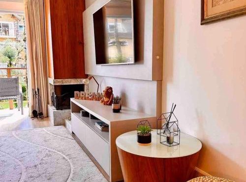 Apto LINDO com lareira, piscina aquecida e jacuzzi