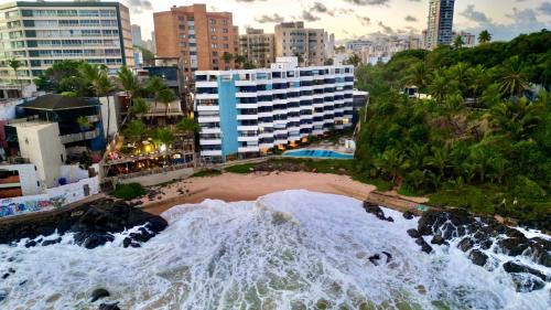 Apto LUXO 2/4 Pé na Areia Terrazzo Rio Vermelho