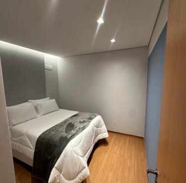 Apto novo e completo quartos com cama de casal e lava e seca disponível