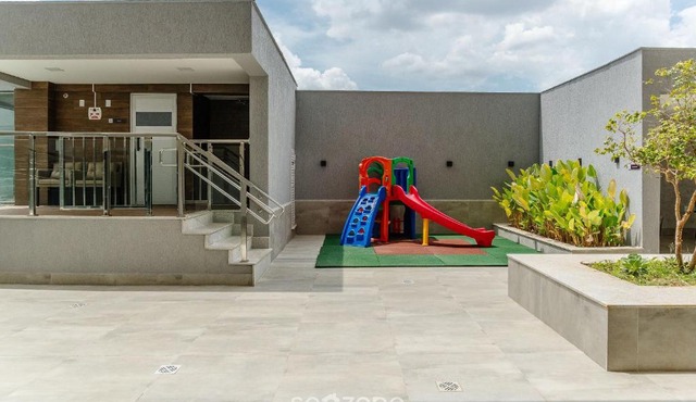 Apts in a Building with Pool and Gym - GRL