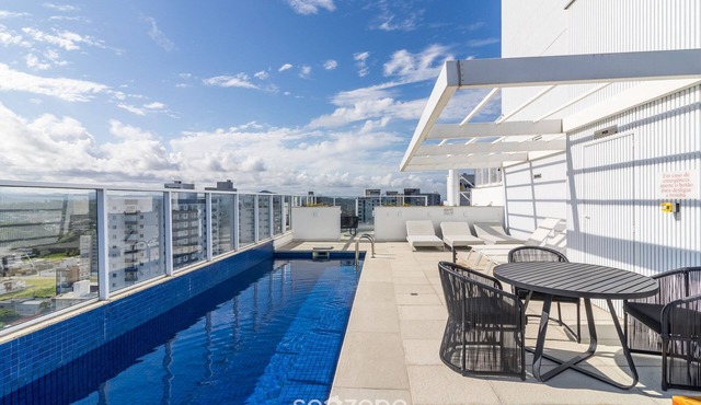 Apts in Building w/Pool 120 m From the Beach - LTT