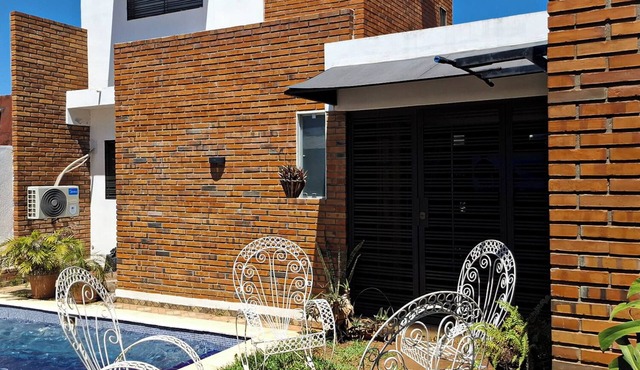 Attached house w/pool near "La Olla" stadium (Pet-Friendly)