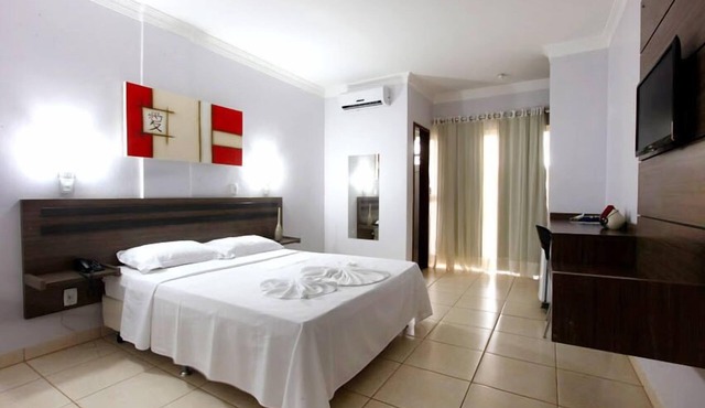 Augustus Hotel