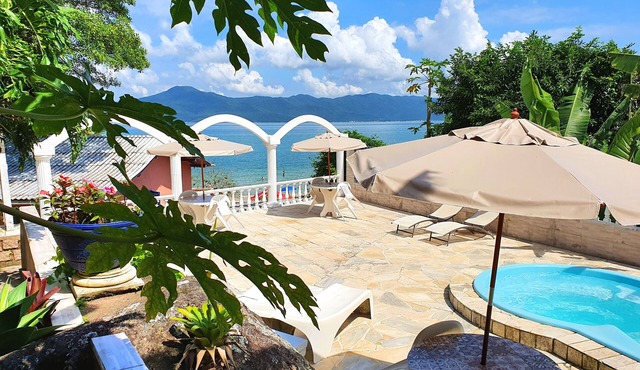 Azoriana - Charming Portuguese Azorean Beach Home - 5 steps to White-Fine-Sand