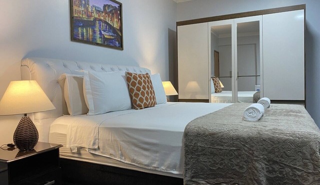 B & A Suites Inn