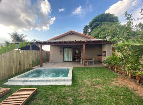 Bangalô com piscina e privacidade a 6 km do centro