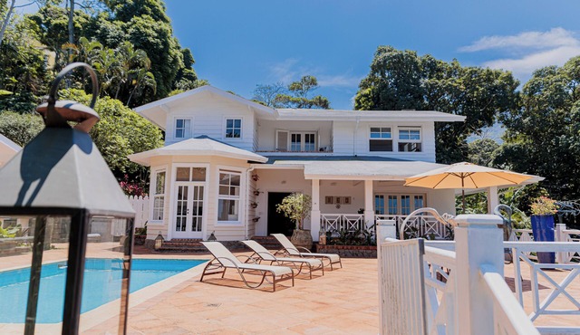 Beautiful House in Luxury Condominium overlooking São Conrado Beach.