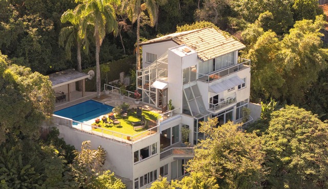 BEAUTIFUL MANSION IN LEBLON/S.CONRADO.